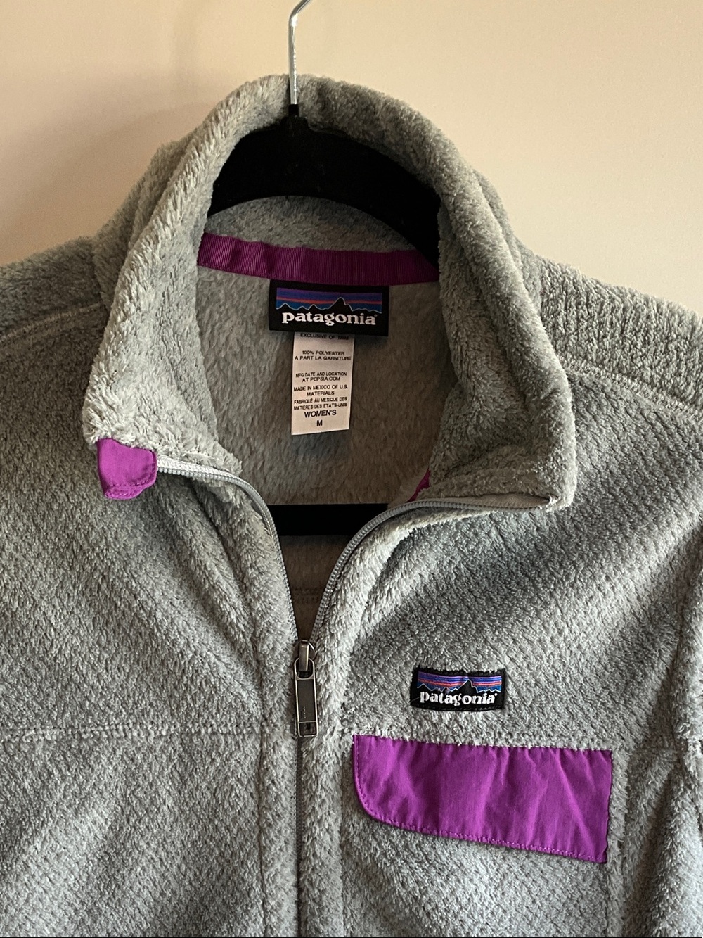 Patagonia Light Gray Fleece Vest with Purple Trim - Picture 3 of 5